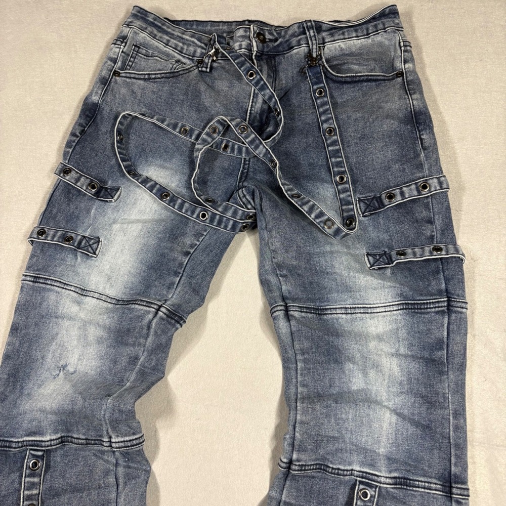 Hot Topic Women Blue Acid Wash Grommet Strap Flare Jeans Y2K Mall Goth Size 13 - Picture 2 of 6